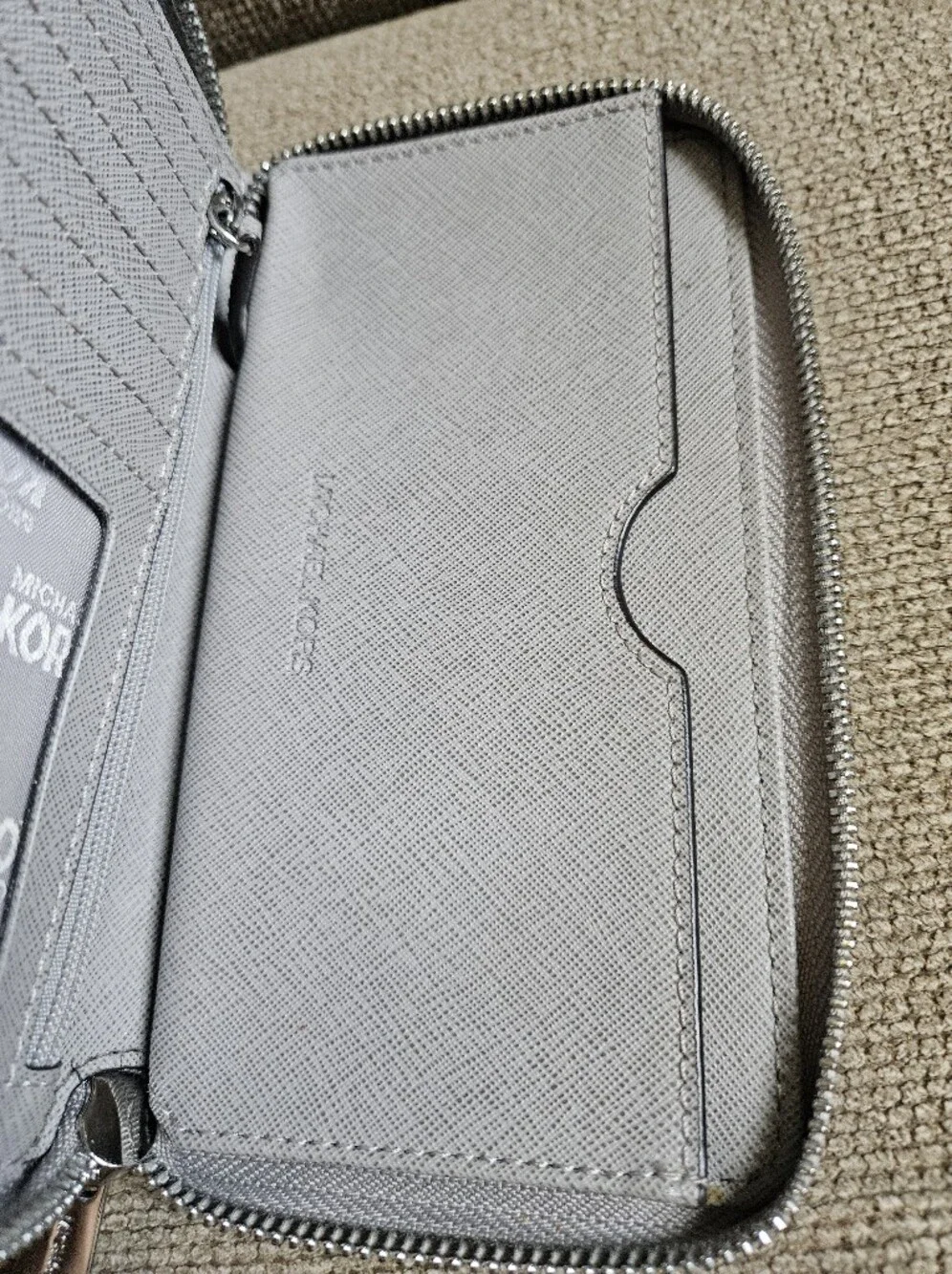 Michael Kors Jet Set Travel Phone Wallet Zip-Around Light Gray